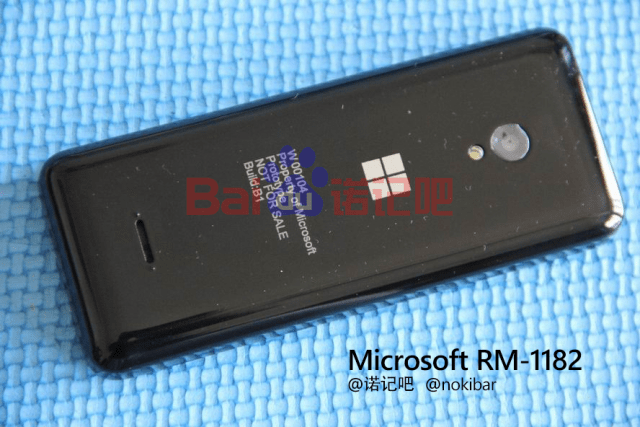 microsoft-feature-phone-RM-1182-3