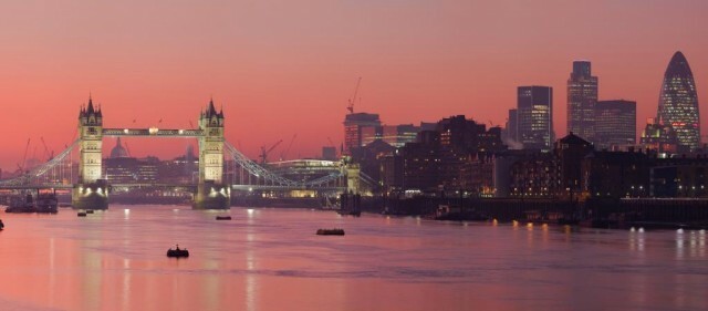 London_Thames_Sunset_panorama_-_Feb_2008