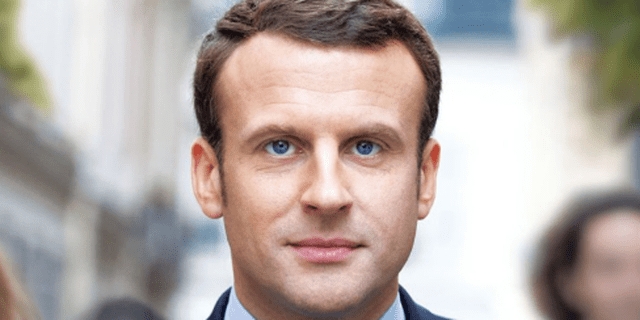 Emmanuel-Macron-devoile-son-affiche-de-campagne-et-un-nouveau-slogan
